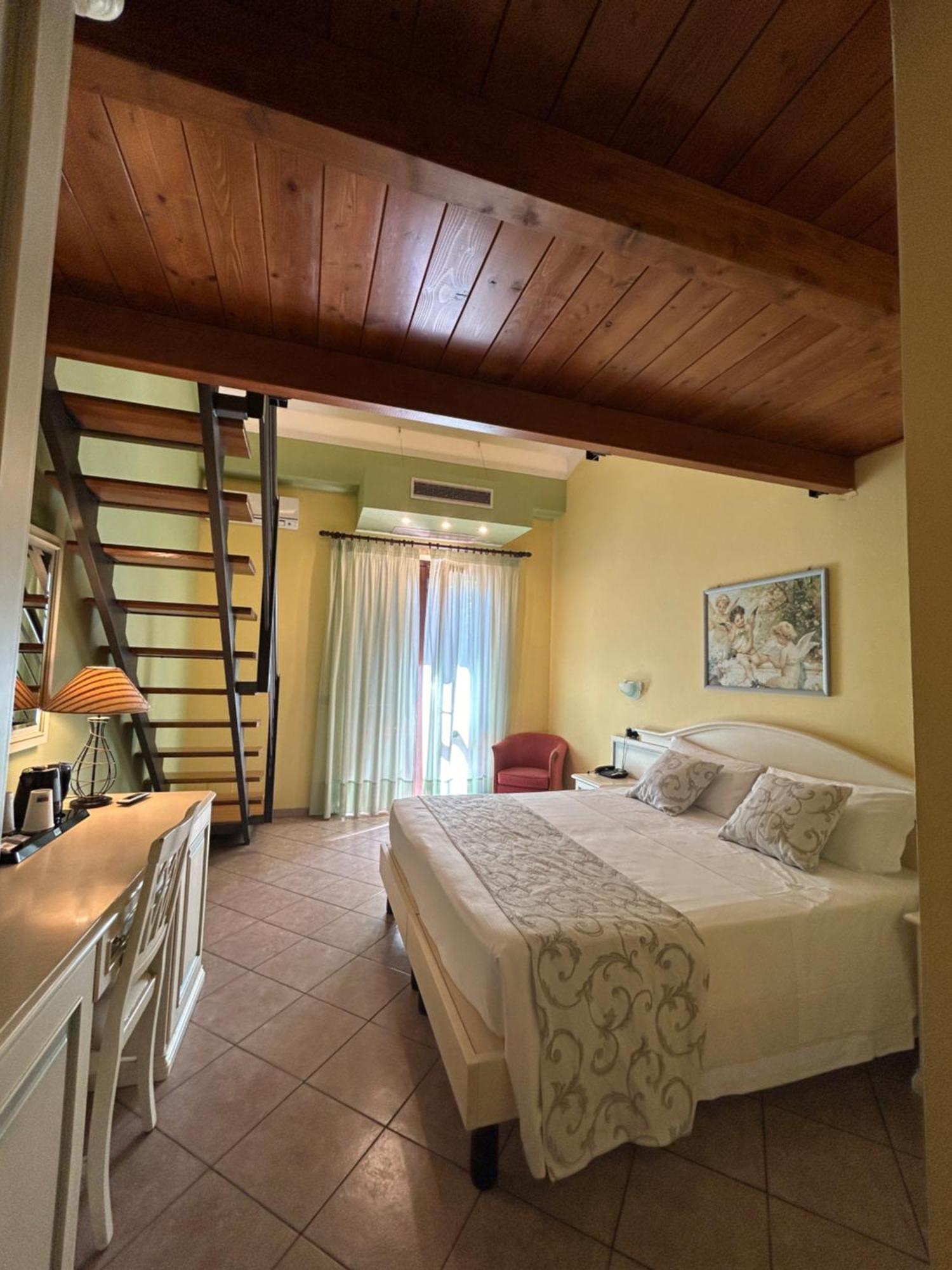 קאסטיגליונה דל לאגו Hotel Duca Della Corgna מראה חיצוני תמונה