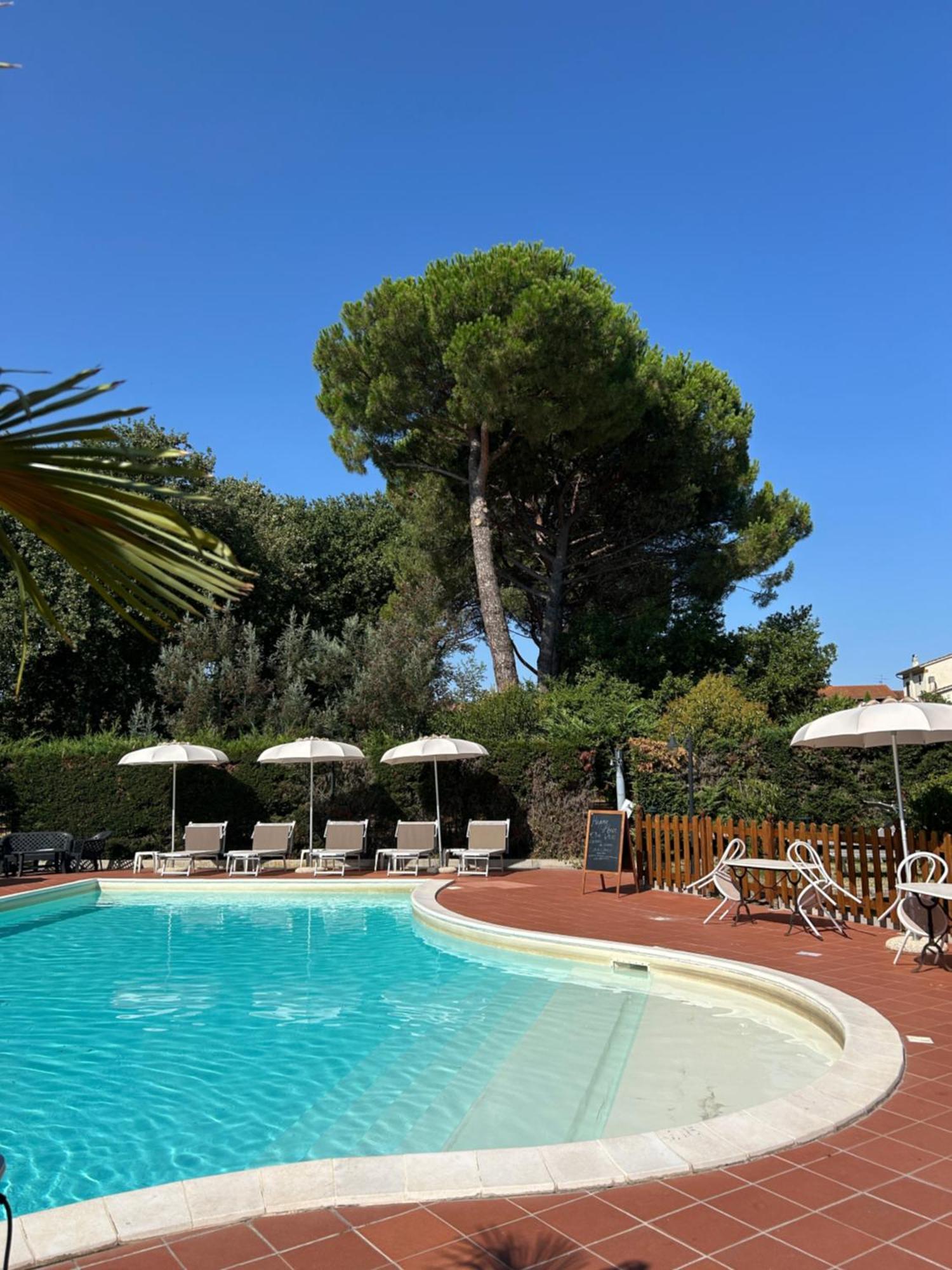 קאסטיגליונה דל לאגו Hotel Duca Della Corgna מראה חיצוני תמונה